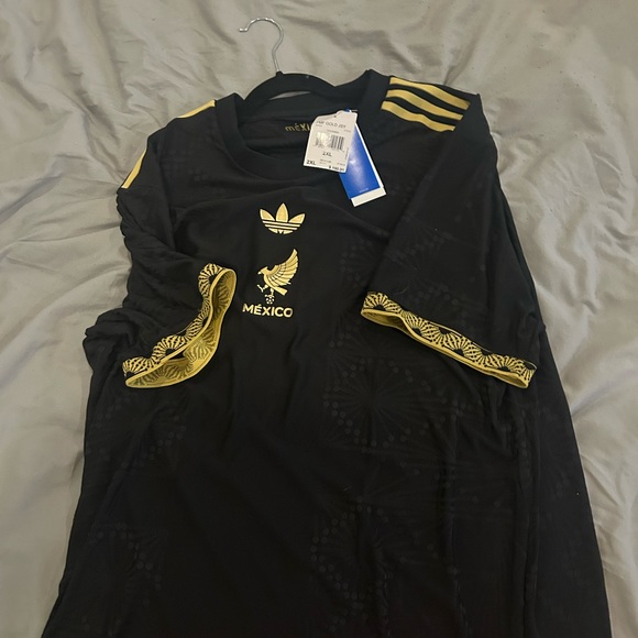 Adidas Black and Gold Men's Mexico Jersey - Picture 4 of 6